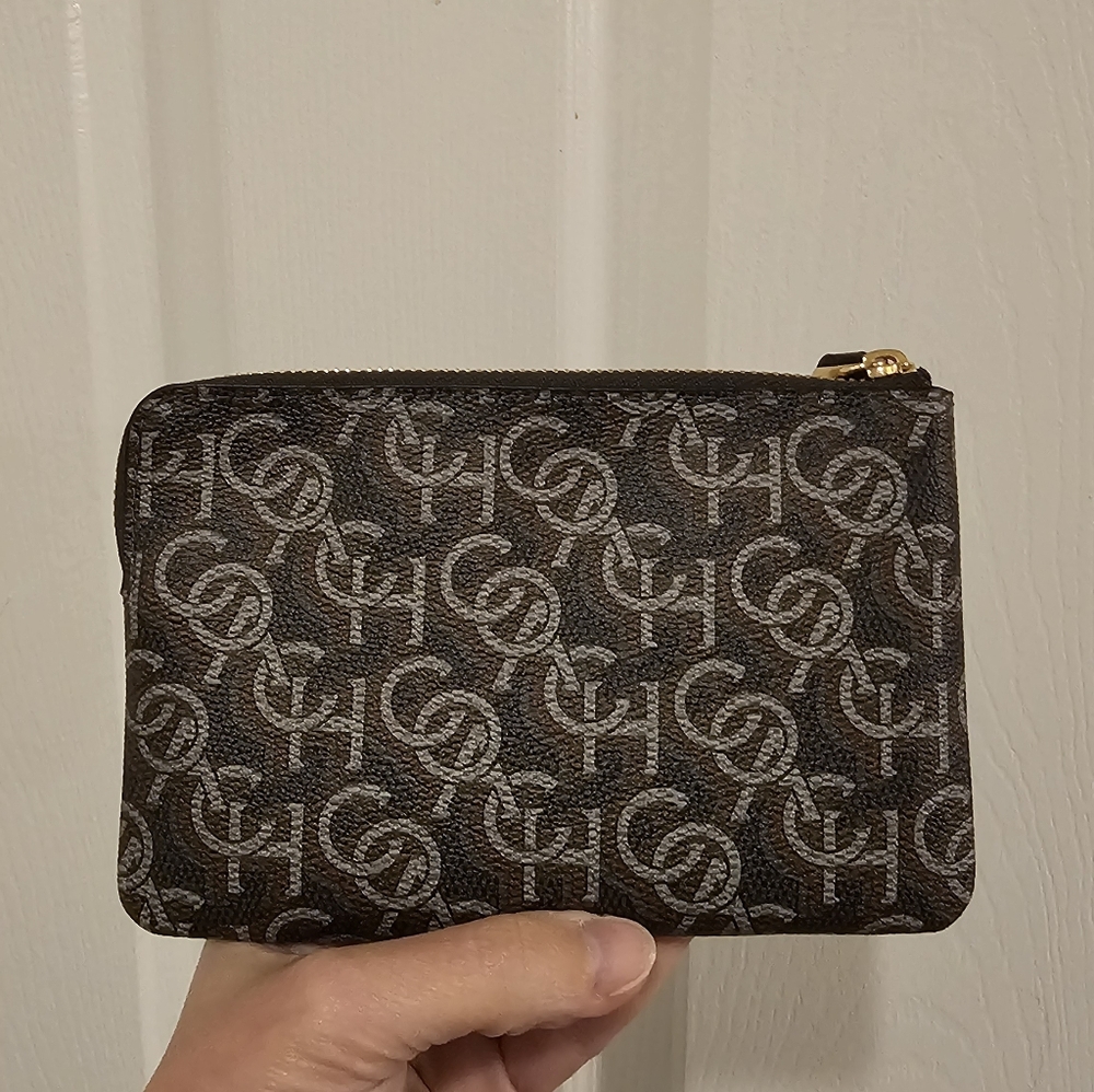 Coach NWOT Patterned Logo Wristlet - Picture 3 of 8